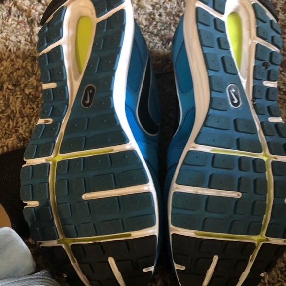 Running shoes - Picture 3 of 6